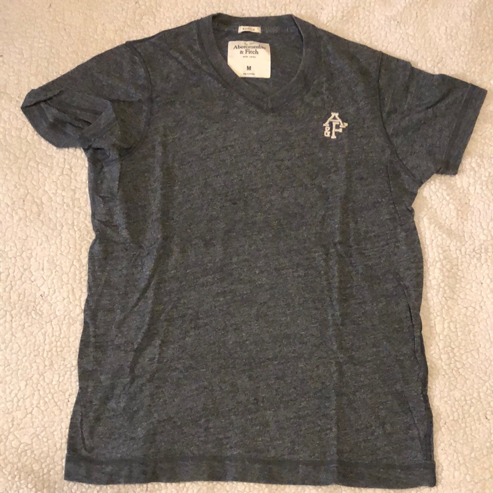 Abercrombie and Fitch V neck tee. Size medium. Heather gray